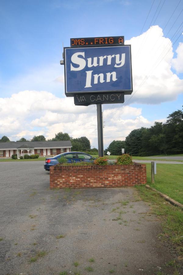 Surry Inn - Dobson Exterior photo